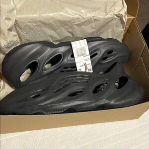Adidas Yeezy Foam RNR BRAND NEW